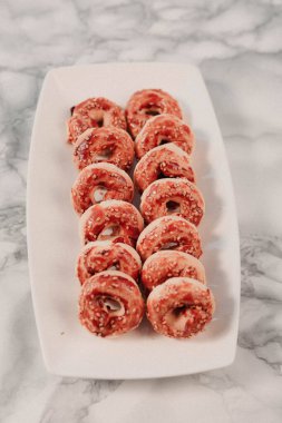 Koyu çikolata parçaları ile tanımlama