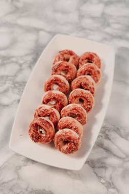 Koyu çikolata parçaları ile tanımlama