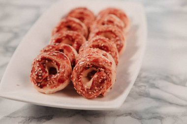 Koyu çikolata parçaları ile tanımlama