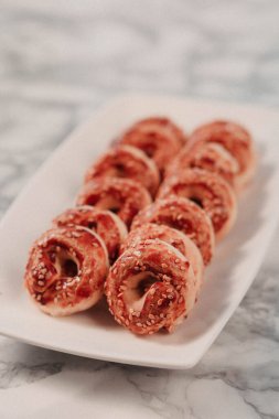 Koyu çikolata parçaları ile tanımlama