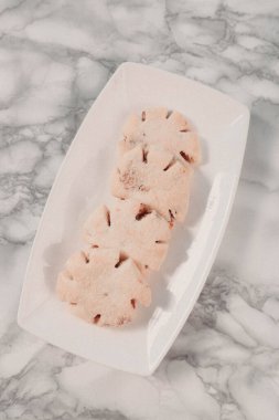 Koyu çikolata parçaları ile tanımlama