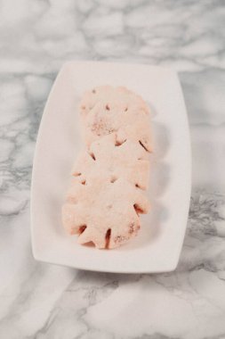 Koyu çikolata parçaları ile tanımlama