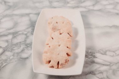 Koyu çikolata parçaları ile tanımlama