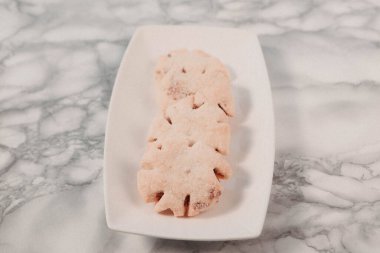 Koyu çikolata parçaları ile tanımlama