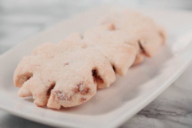 Koyu çikolata parçaları ile tanımlama