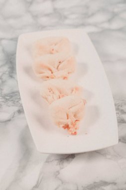 Koyu çikolata parçaları ile tanımlama