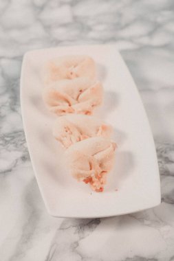 Koyu çikolata parçaları ile tanımlama