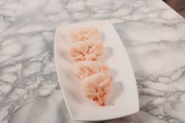 Koyu çikolata parçaları ile tanımlama