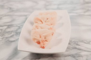 Koyu çikolata parçaları ile tanımlama