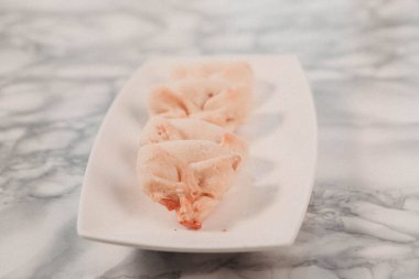 Koyu çikolata parçaları ile tanımlama