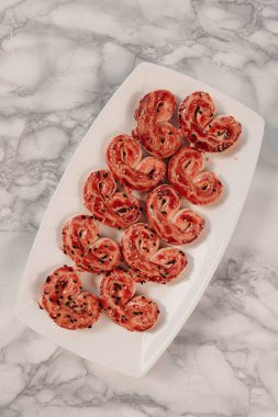 Koyu çikolata parçaları ile tanımlama