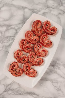 Koyu çikolata parçaları ile tanımlama