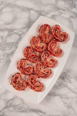 Koyu çikolata parçaları ile tanımlama