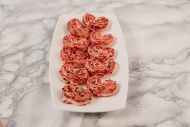 Koyu çikolata parçaları ile tanımlama