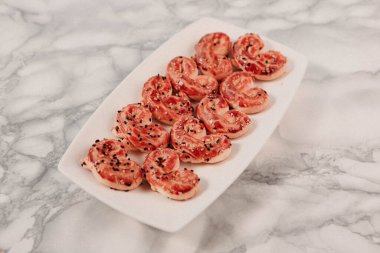 Koyu çikolata parçaları ile tanımlama