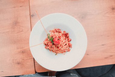 Lezzetli soslu lezzetli klasik İtalyan makarnası..