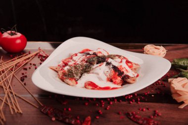 Lezzetli soslu lezzetli klasik İtalyan makarnası..