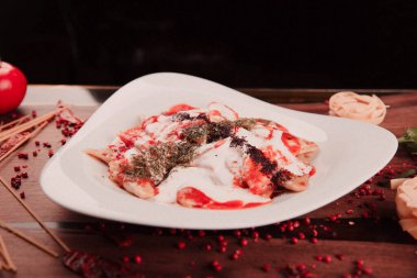 Lezzetli soslu lezzetli klasik İtalyan makarnası..