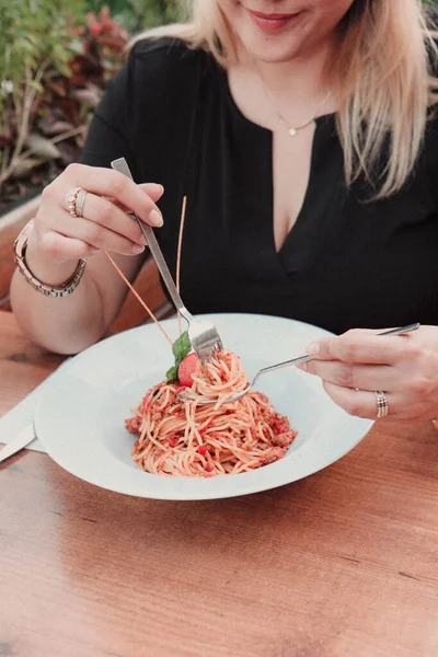 Savoureux Appétissant Classique Pâtes Italiennes Avec Une Délicieuse Sauce — Photo