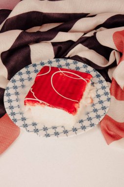 Masada lezzetli bir pasta var.