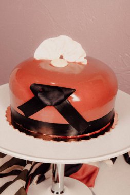 Masada lezzetli bir pasta var.