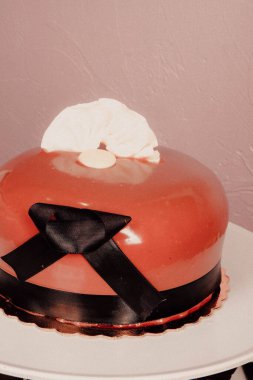 Masada lezzetli bir pasta var.