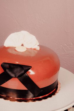 Masada lezzetli bir pasta var.