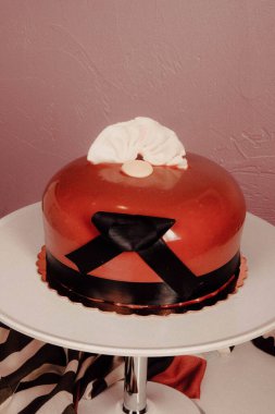 Masada lezzetli bir pasta var.