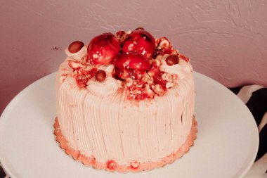 Masada lezzetli bir pasta var.