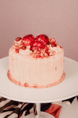 Masada lezzetli bir pasta var.