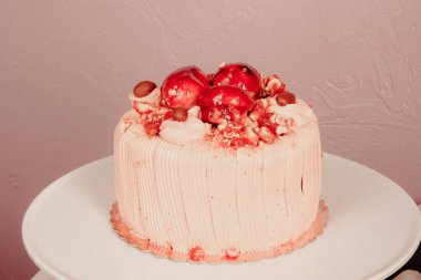 Masada lezzetli bir pasta var.