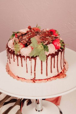 Masada lezzetli bir pasta var.