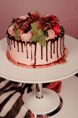 Masada lezzetli bir pasta var.