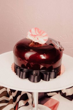 Masada lezzetli bir pasta var.