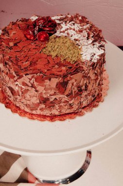 Masada lezzetli bir pasta var.