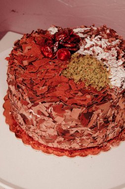 Masada lezzetli bir pasta var.