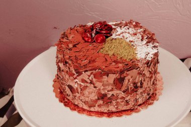 Masada lezzetli bir pasta var.