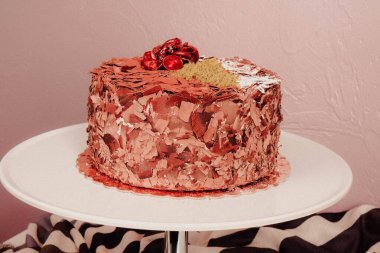 Masada lezzetli bir pasta var.