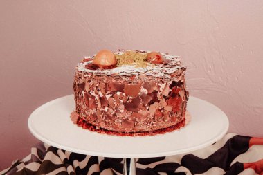 Masada lezzetli bir pasta var.