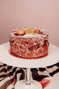 Masada lezzetli bir pasta var.