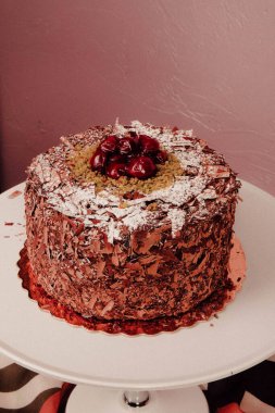 Masada lezzetli bir pasta var.