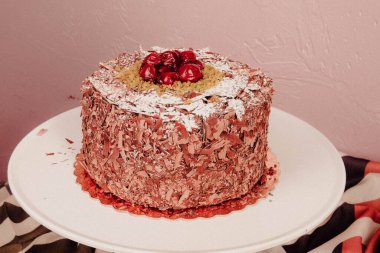 Masada lezzetli bir pasta var.