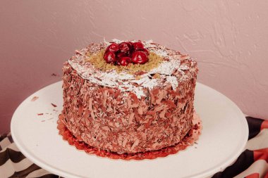 Masada lezzetli bir pasta var.