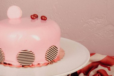 Masada lezzetli bir pasta var.