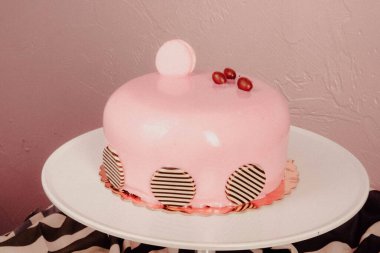 Masada lezzetli bir pasta var.