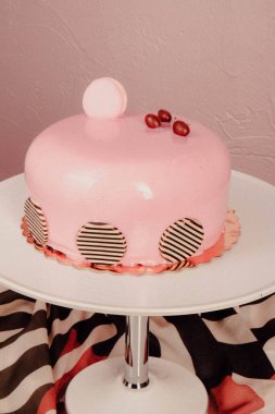 Masada lezzetli bir pasta var.