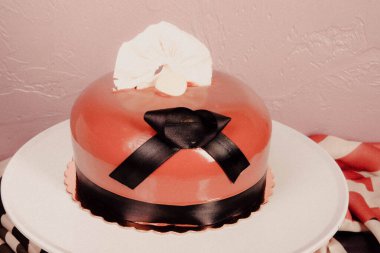 Masada lezzetli bir pasta var.