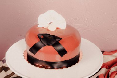 Masada lezzetli bir pasta var.