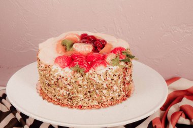 Masada lezzetli bir pasta var.