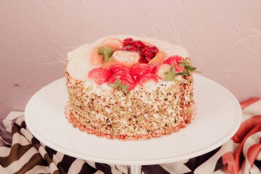 Masada lezzetli bir pasta var.